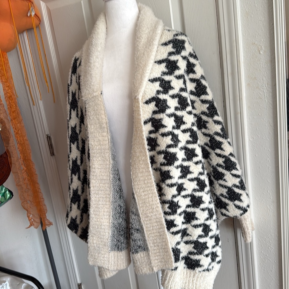 USED Anthropologie Black and White Knit Cardigan - Picture 2 of 3